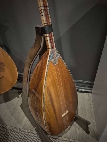 Divan saz